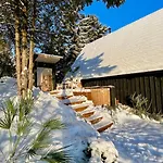 Black Pine 펜션 샌탠드레